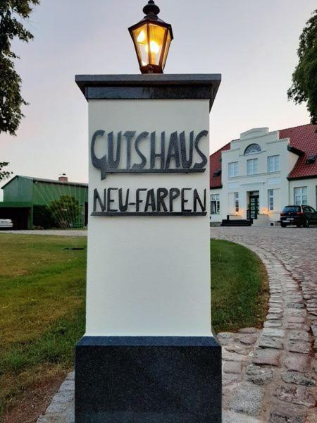 Gutshaus Neu Farpen Hotel Neuburg  Екстериор снимка